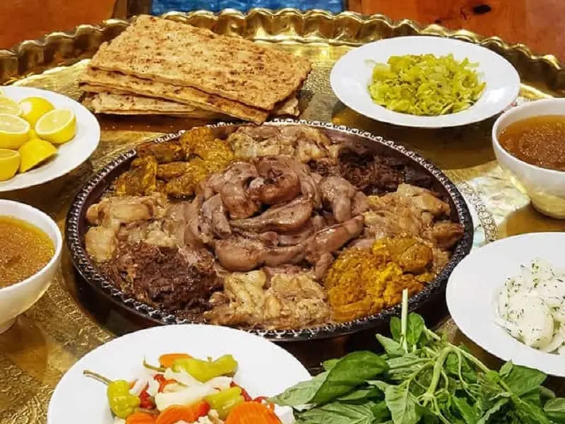 طباخی قوچ زرین کاشان با فضای تمیز در کاشان