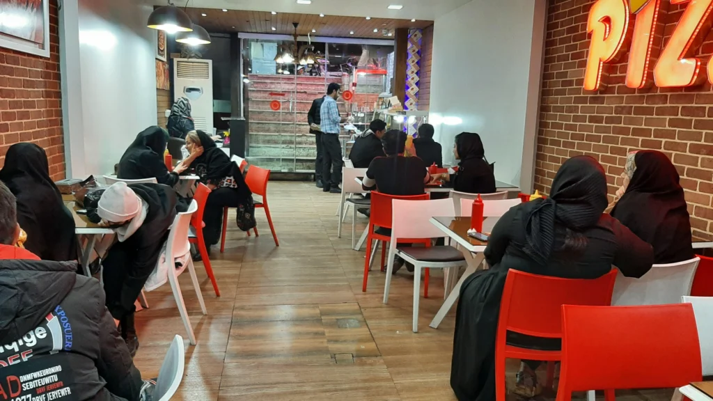 فست فود  پدربزرگ , یکی از بهترین گزینه های کاشان